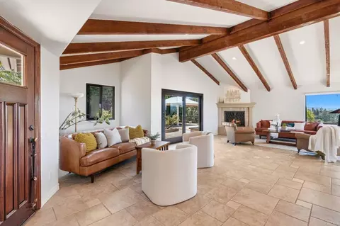 Living - 13319 Pacer Ln, Poway, CA 92064 photo 3 of 4