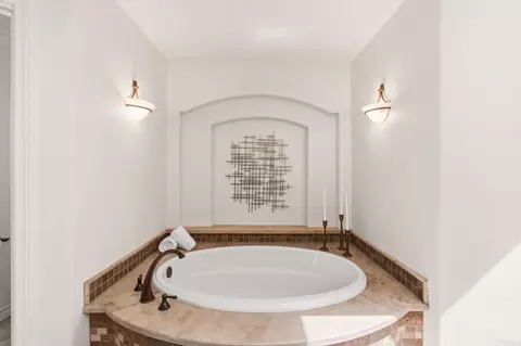 Bath - 13319 Pacer Ln, Poway, CA 92064 photo 4 of 9