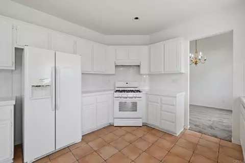 Kitchen - 4828 Cardiff Bay Dr, Oceanside, CA 92057 photo 3 of 4