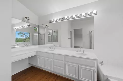 Bath - 4828 Cardiff Bay Dr, Oceanside, CA 92057 photo 3 of 4