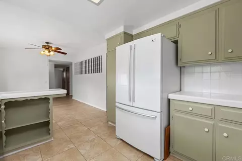 Kitchen - 1035 Knoll Park Ln, Fallbrook, CA 92028 photo 5 of 5
