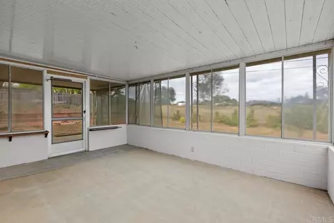 Exterior - 1035 Knoll Park Ln, Fallbrook, CA 92028 photo 1 of 4