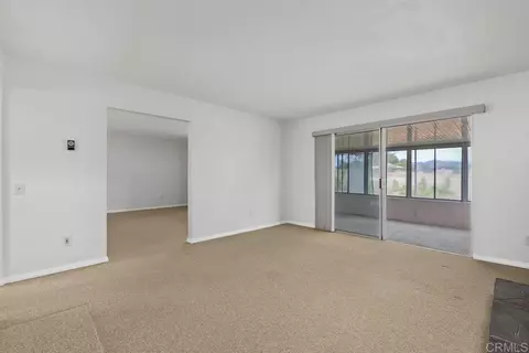 Living - 1035 Knoll Park Ln, Fallbrook, CA 92028 photo 7 of 8