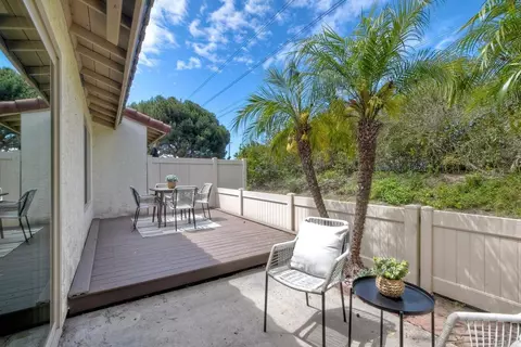 Exterior - 1973 Fairlee Dr, Encinitas, CA 92024 photo 6 of 10