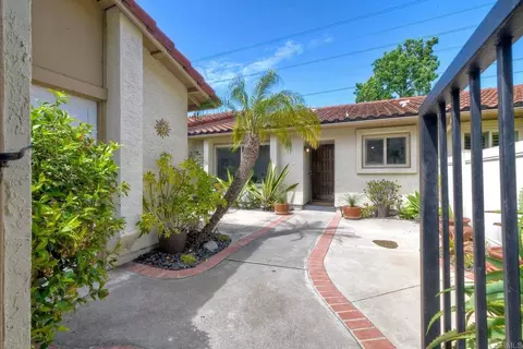 1973 Fairlee Dr, Encinitas, CA 92024