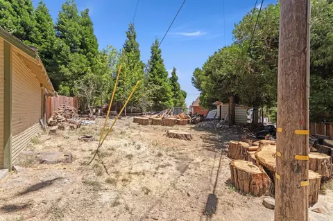 Exterior - 1148 Saturn Way, Crestline, CA 92325 photo 9 of 10