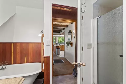 Bath - 1148 Saturn Way, Crestline, CA 92325 photo 3 of 3