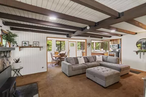Living - 1148 Saturn Way, Crestline, CA 92325 photo 2 of 3