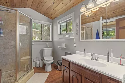 Bath - 1148 Saturn Way, Crestline, CA 92325 photo 1 of 3