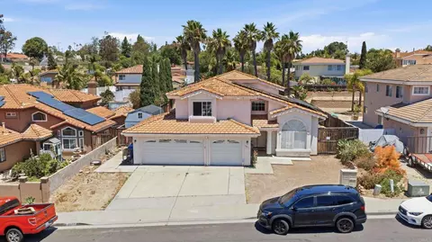 2077 Westwood Rd, Vista, CA 92083