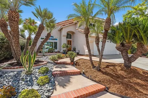 Exterior - 1636 Olympus Loop Dr, Vista, CA 92081 photo 2 of 5