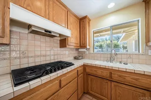 Kitchen - 1828 Chapulin Ln, Fallbrook, CA 92028 photo 2 of 3