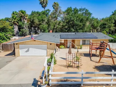 Exterior - 1828 Chapulin Ln, Fallbrook, CA 92028 photo 1 of 12