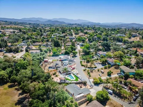 View/Area - 1828 Chapulin Ln, Fallbrook, CA 92028 photo 3 of 5