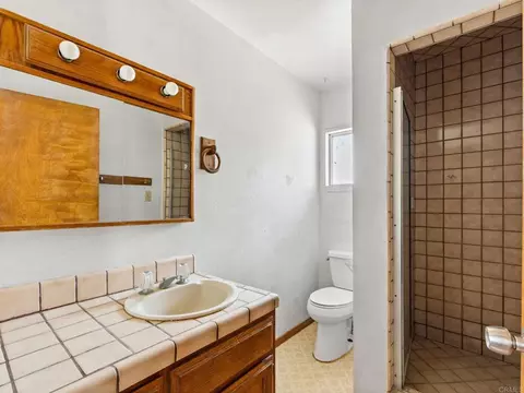Bath - 17566 Lyons Valley Rd, Jamul, CA 91935 photo 8 of 8