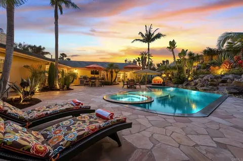 3382 Avenida De Loyola, Oceanside, CA 92056