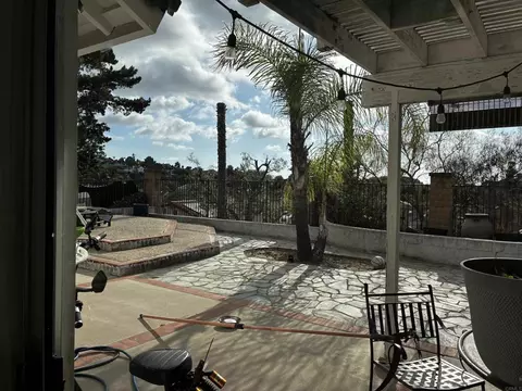 Exterior - 5228 Mandarindr, Oceanside, CA 92056 photo 5 of 9
