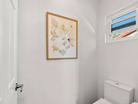 Bath - 5062 Nighthawk Way, Oceanside, CA 92056 photo 5 of 6