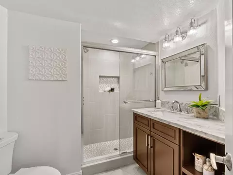 Bath - 5062 Nighthawk Way, Oceanside, CA 92056 photo 1 of 6