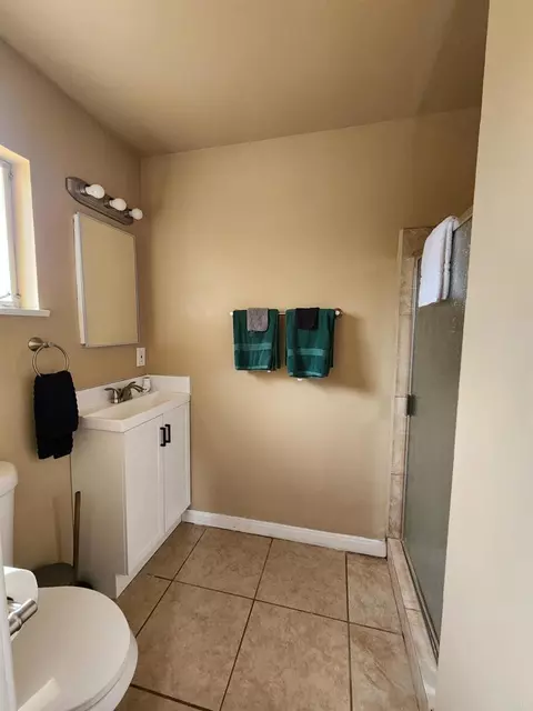 Bath - 664 N Fig St, Escondido, CA 92025 photo 2 of 2