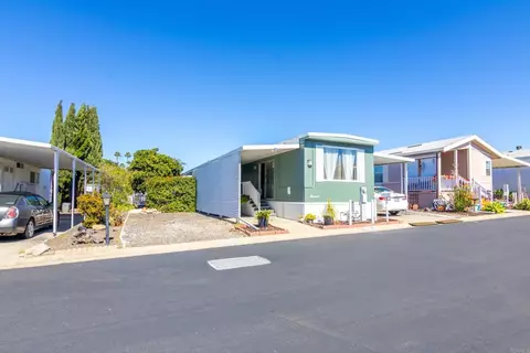 1010 E Bobier Dr, Vista, CA 92084 photo 3