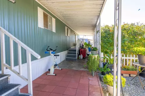 1010 E Bobier Dr, Vista, CA 92084 photo 15
