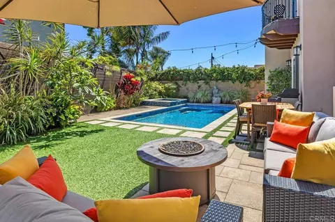 Exterior - 213 Hillcrest Dr, Encinitas, CA 92024 photo 12 of 17