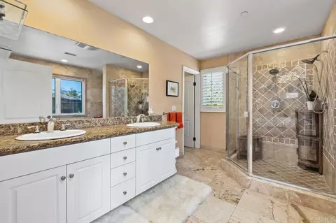 Bath - 213 Hillcrest Dr, Encinitas, CA 92024 photo 3 of 5