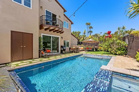 Exterior - 213 Hillcrest Dr, Encinitas, CA 92024 photo 9 of 17