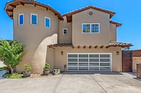 Exterior - 213 Hillcrest Dr, Encinitas, CA 92024 photo 3 of 17