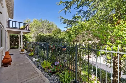 Exterior - 6085 Hillpointe Row, La Jolla, CA 92037 photo 4 of 7