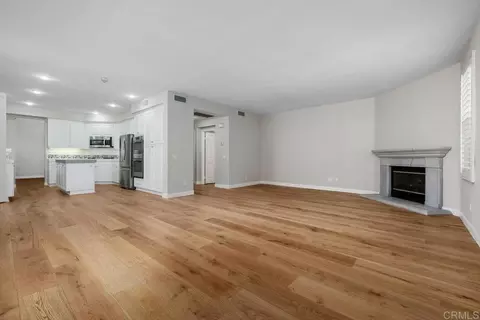 Living - 6085 Hillpointe Row, La Jolla, CA 92037 photo 3 of 4