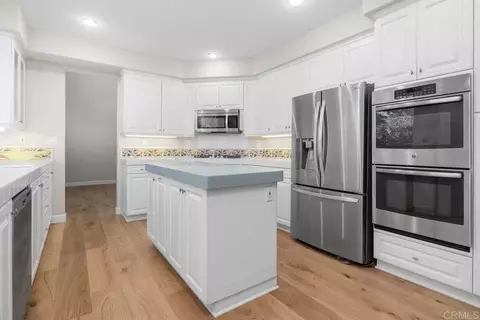Kitchen - 6085 Hillpointe Row, La Jolla, CA 92037 photo 1 of 2