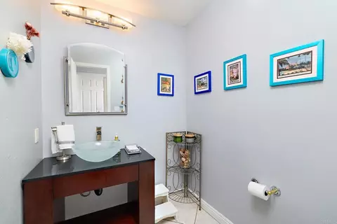 Bath - 13318 Bronco Way, Poway, CA 92064 photo 2 of 6