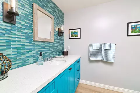 Bath - 13318 Bronco Way, Poway, CA 92064 photo 5 of 6