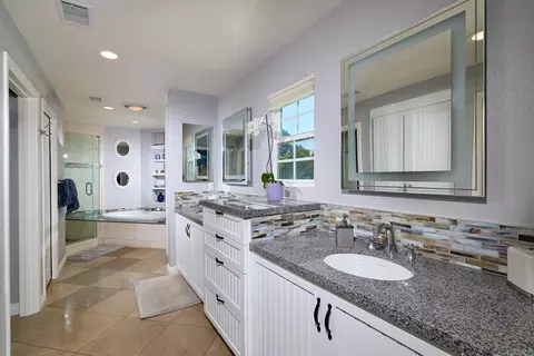 Bath - 13318 Bronco Way, Poway, CA 92064 photo 1 of 6