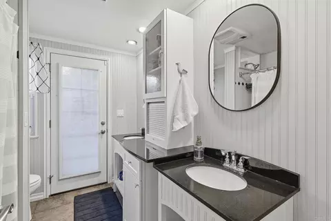 Bath - 13318 Bronco Way, Poway, CA 92064 photo 3 of 6