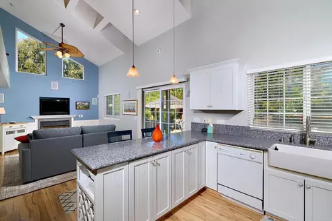 Kitchen - 13318 Bronco Way, Poway, CA 92064 photo 4 of 5