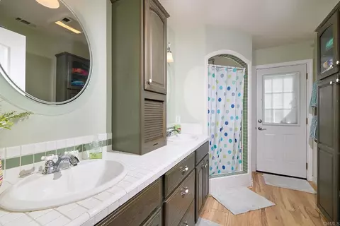 Bath - 13318 Bronco Way, Poway, CA 92064 photo 4 of 6