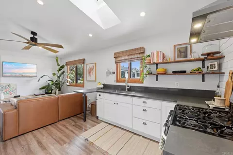 Kitchen - 637 Sparta Dr, Encinitas, CA 92024 photo 7 of 7