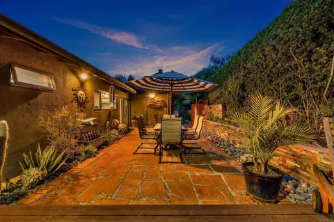 Exterior - 637 Sparta Dr, Encinitas, CA 92024 photo 13 of 22