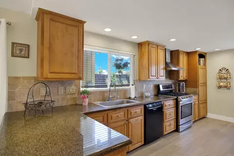 Kitchen - 1649 Boulder Creek Rd, Oceanside, CA 92056 photo 2 of 4
