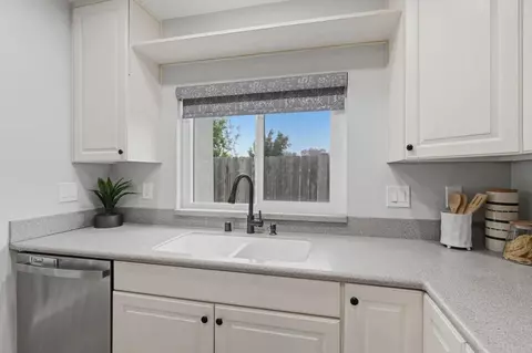 Kitchen - 1965 Comanche, Oceanside, CA 92056 photo 3 of 3