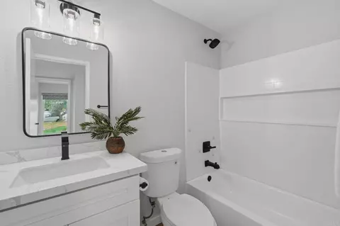 Bath - 1965 Comanche, Oceanside, CA 92056 photo 2 of 4
