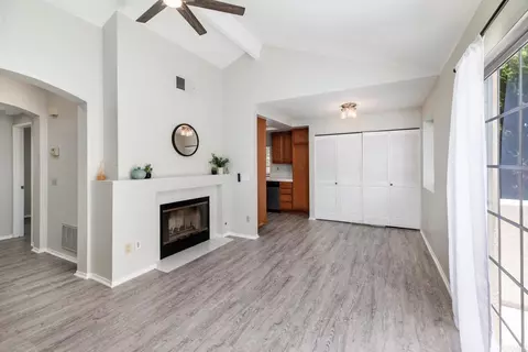 740 Breeze Hill Dr #170, Vista, CA 92081