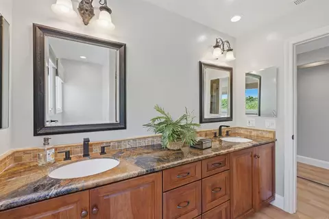 Bath - 418 Santa Dominga, Solana Beach, CA 92075 photo 2 of 5