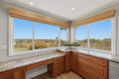 Kitchen - 418 Santa Dominga, Solana Beach, CA 92075 photo 5 of 6