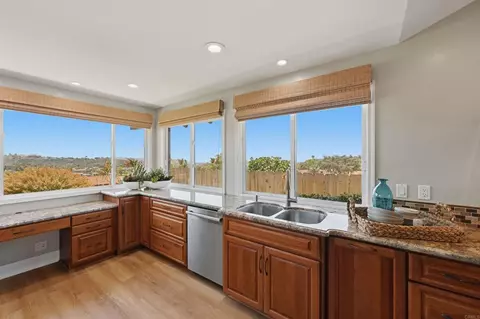 Kitchen - 418 Santa Dominga, Solana Beach, CA 92075 photo 4 of 6