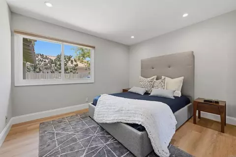 Bedroom - 418 Santa Dominga, Solana Beach, CA 92075 photo 6 of 9