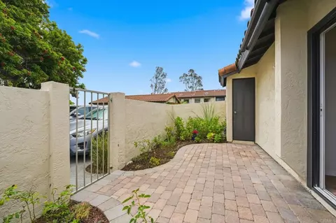 Exterior - 2168 Valleydale Ln, Encinitas, CA 92024 photo 5 of 17